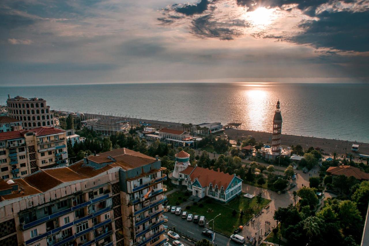 Orbi City - Aparthotel Near The Beach Батуми Экстерьер фото