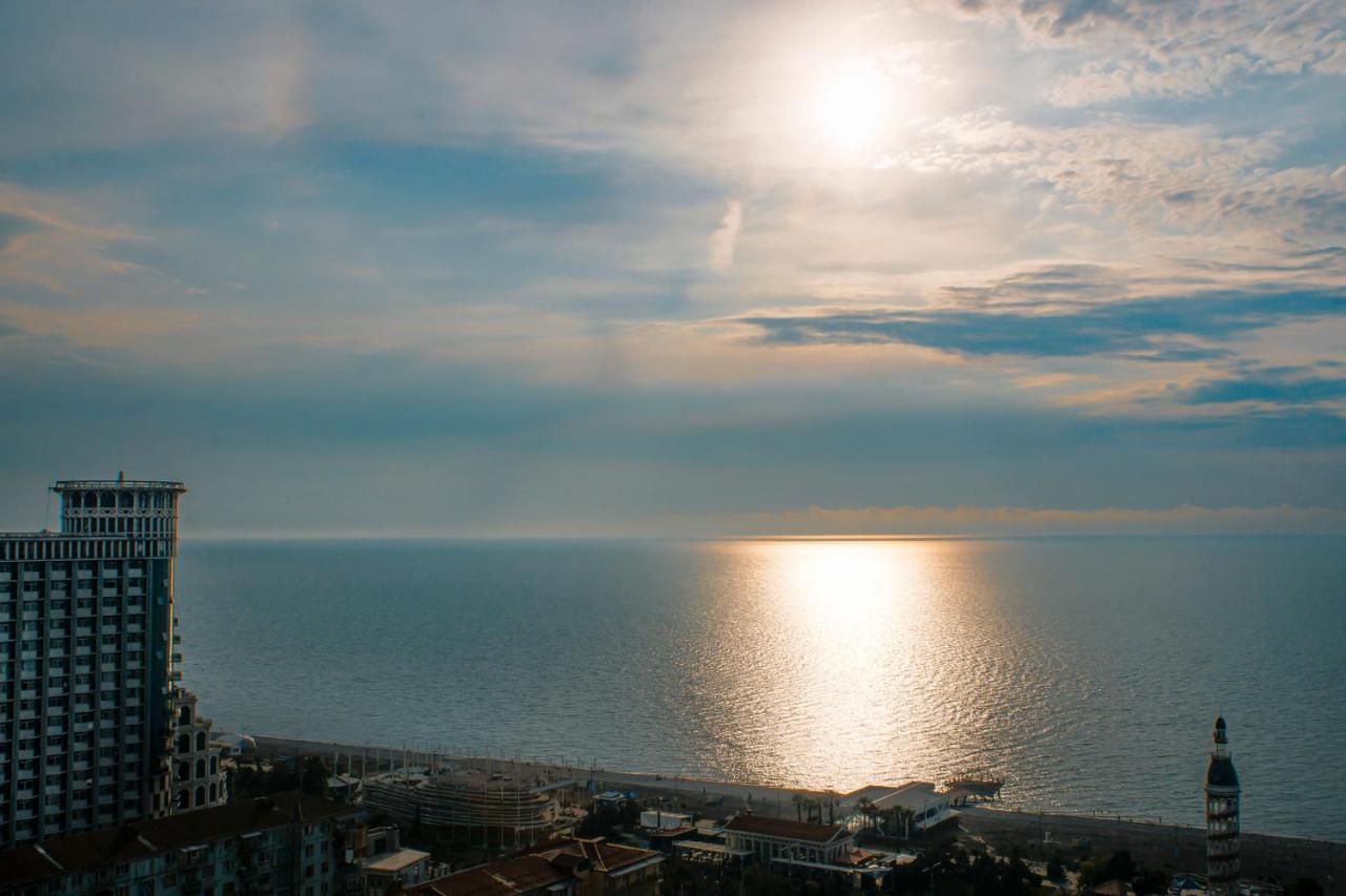 Orbi City - Aparthotel Near The Beach Батуми Экстерьер фото
